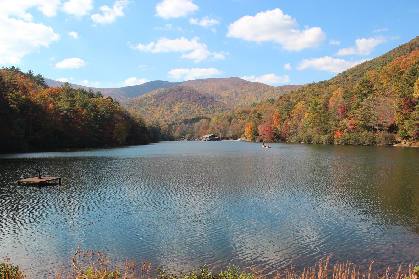 Lake Trahlyta in fall color, Vogel State Park